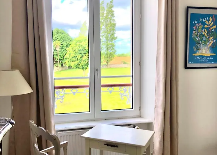 Bed & Breakfast La Maison Du Hommeel 3*